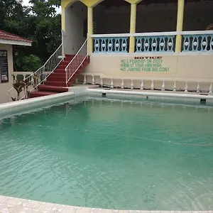 Hotel La Cage, Negril